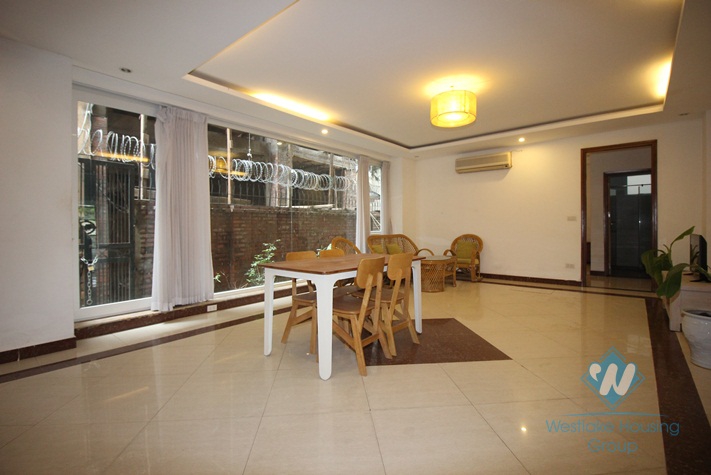 Spacious three bed apartment for rent on Westlake side